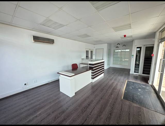 7,559M² FACTORY TO LET IN ROBERTSHAM